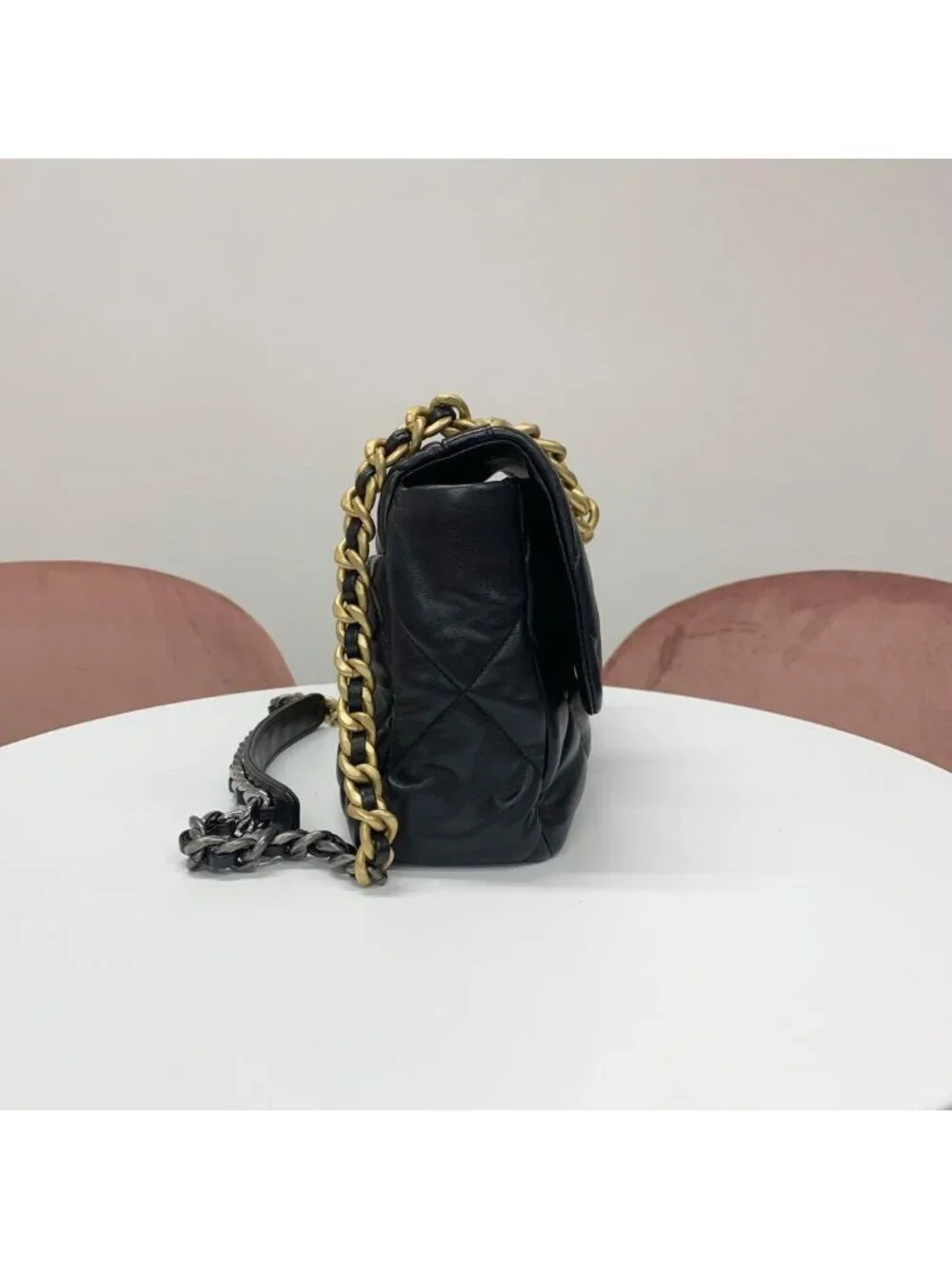 Chanel 19 CC Logo Ta on Rock Chain on Shoulder Bag